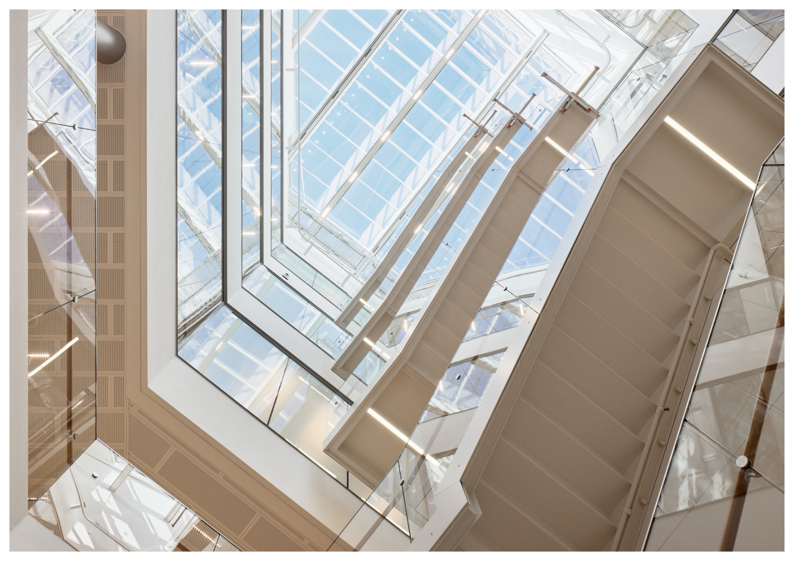 Finland, Helsinki, hospital, cancer, brunet saunier architecture, brunet saunier & associés, aw2, healthcare, hospital architecture